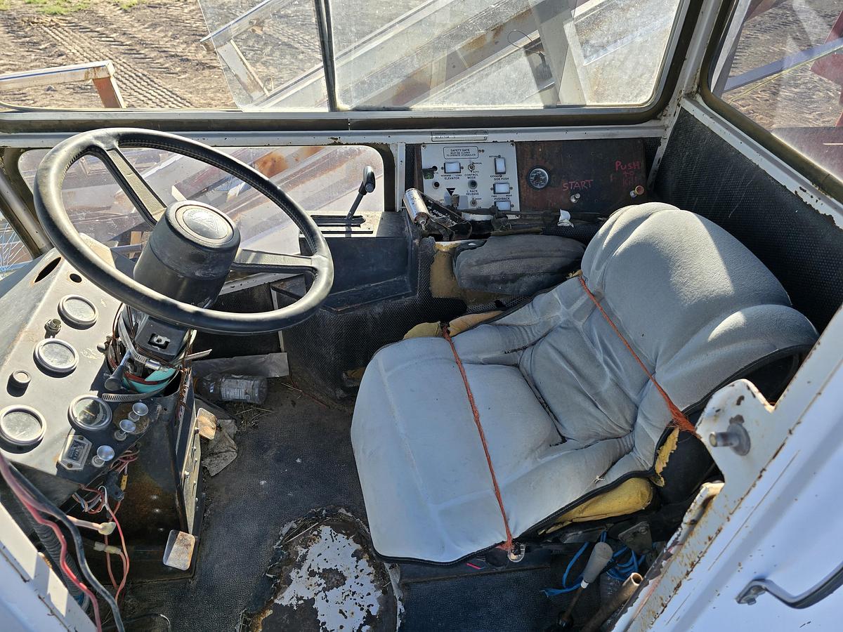 Used ** Going to Auction ** Freeman 5000 Bale Stacker