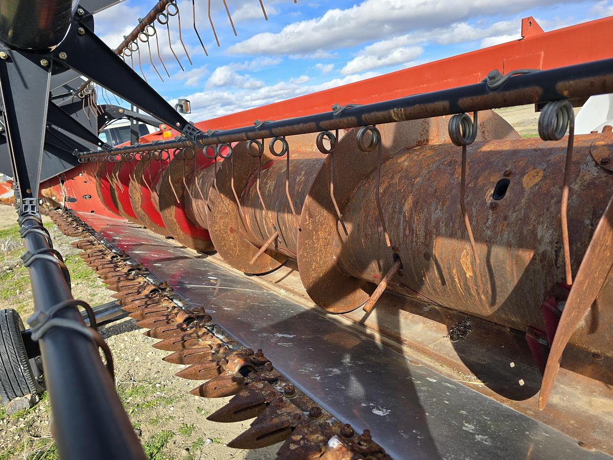 Used 2011 30' Case 2010 Grain Header