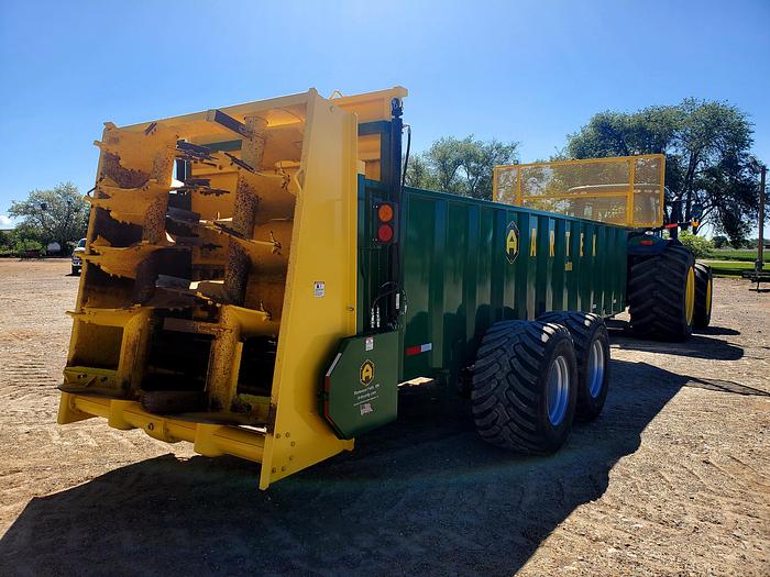 Used 2022 Artex SBX800 Manure Spreader