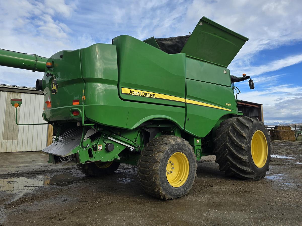 Used 2018 John Deere S780 Combine