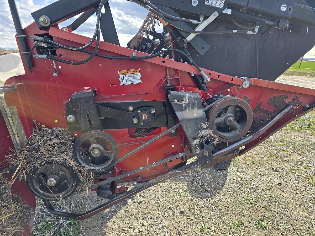 Used 2011 30' Case 2010 Grain Header