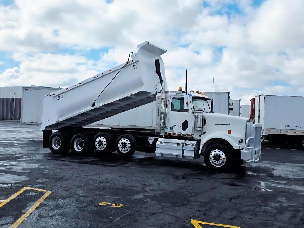 Used 2019 Western Star 4900FA Dump Truck