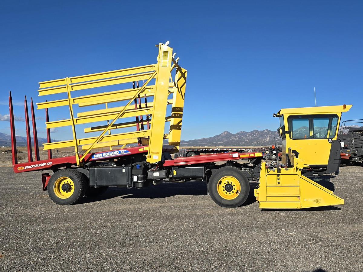 Used 2022 New Holland SC103 Balewagon w/ 300 hrs