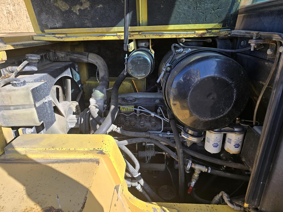 Used Hyster H210XL Hay Squeeze