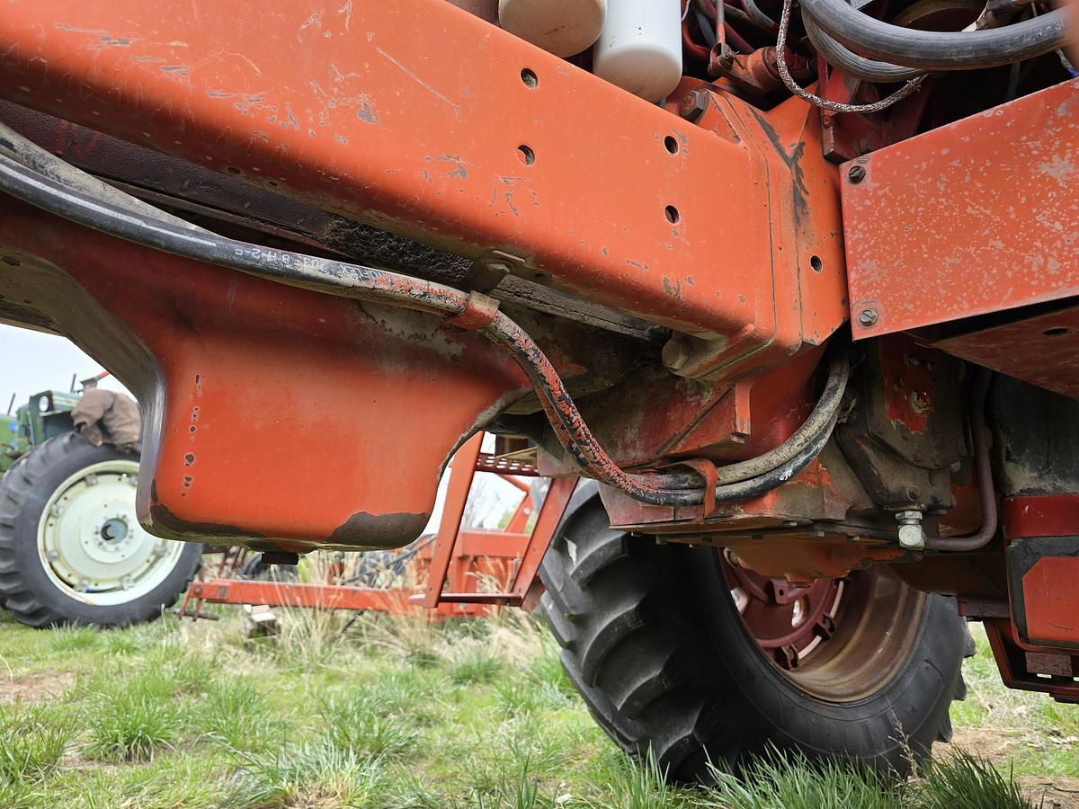 Used International 1086 Tractor