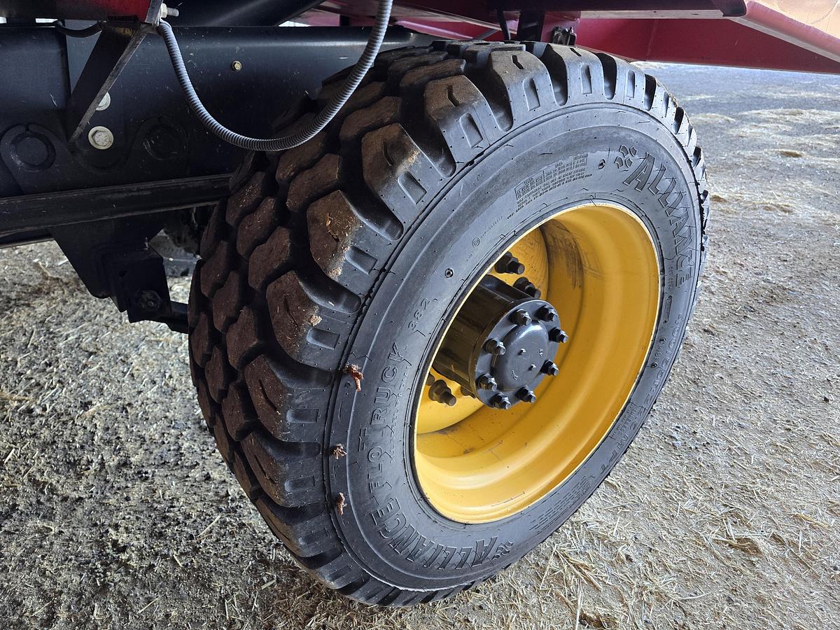 Used 2022 New Holland SC103 Balewagon w/ 300 hrs