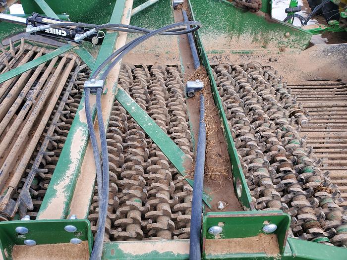 Used 2018 Lockwood 674 Potato Digger - 4R34
