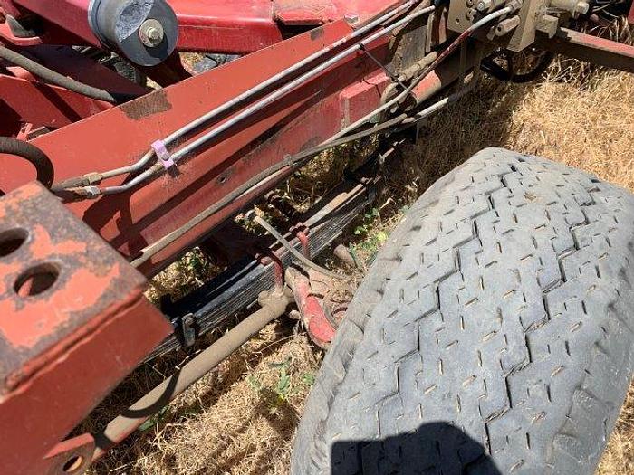 Used New Holland 1095 Bale wagon with Mil-Stak clamp