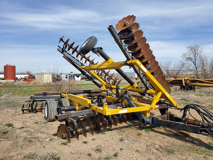 Used 22' Ezee-On 1600 Heavy Tandem Disk