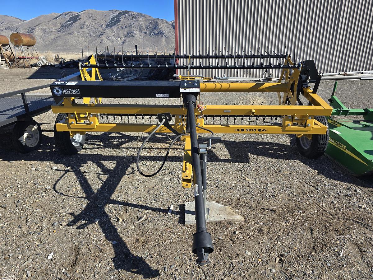 Used Bauman 5910 Hay Fluffer