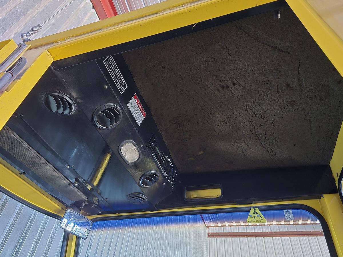 Used 2006 New Holland BW28 Balewagon