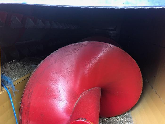 Used NewHouse C5000 Bale Processor / Feeder ** Excellent Condition **