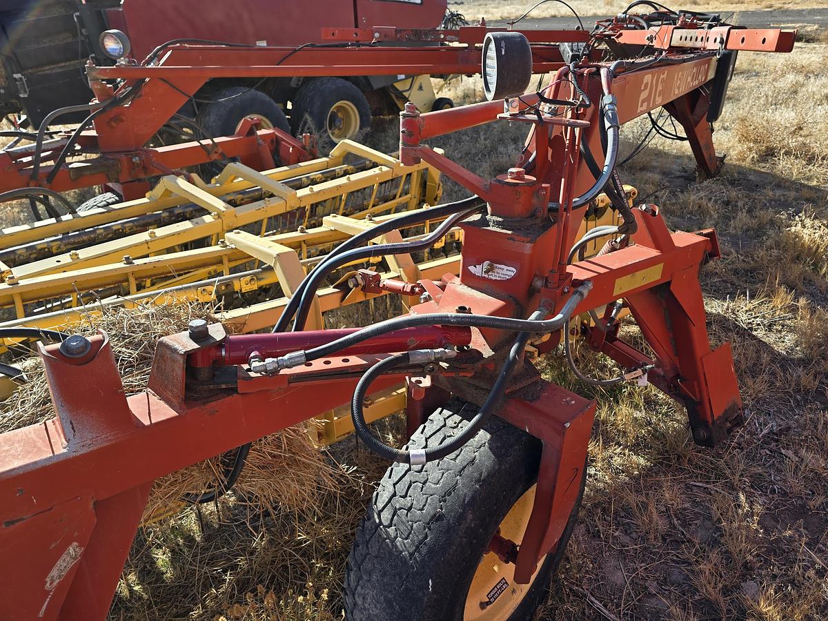 Used New Holland 216 Rake
