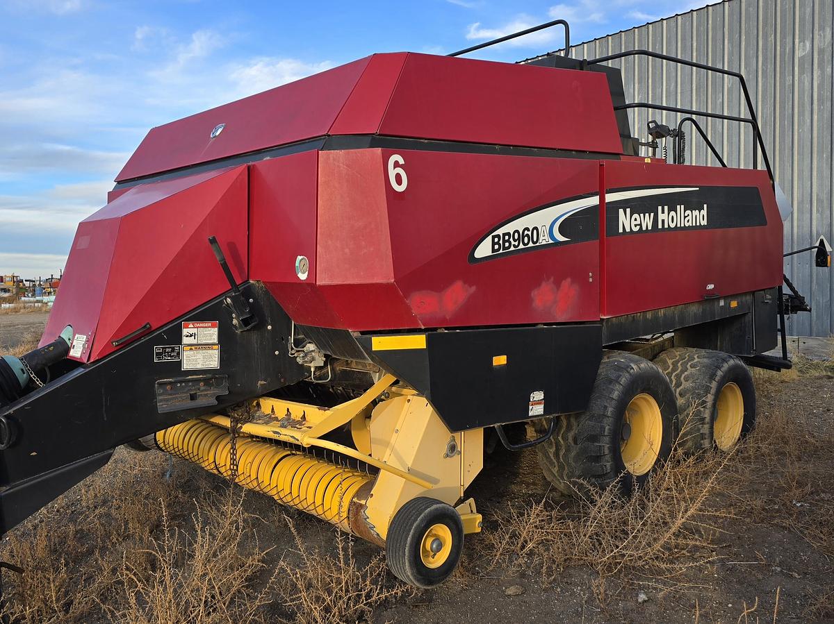 Used 2007 New Holland BB960A Baler