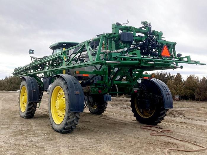 Used 2015 John Deere R4045 Sprayer w/ 2600 hrs