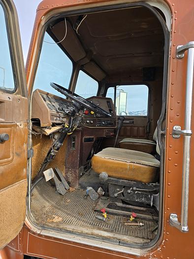 Used 1986 Freightliner Truck