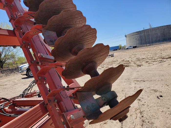 Used 33' Sunflower 1541 Tandem Disk