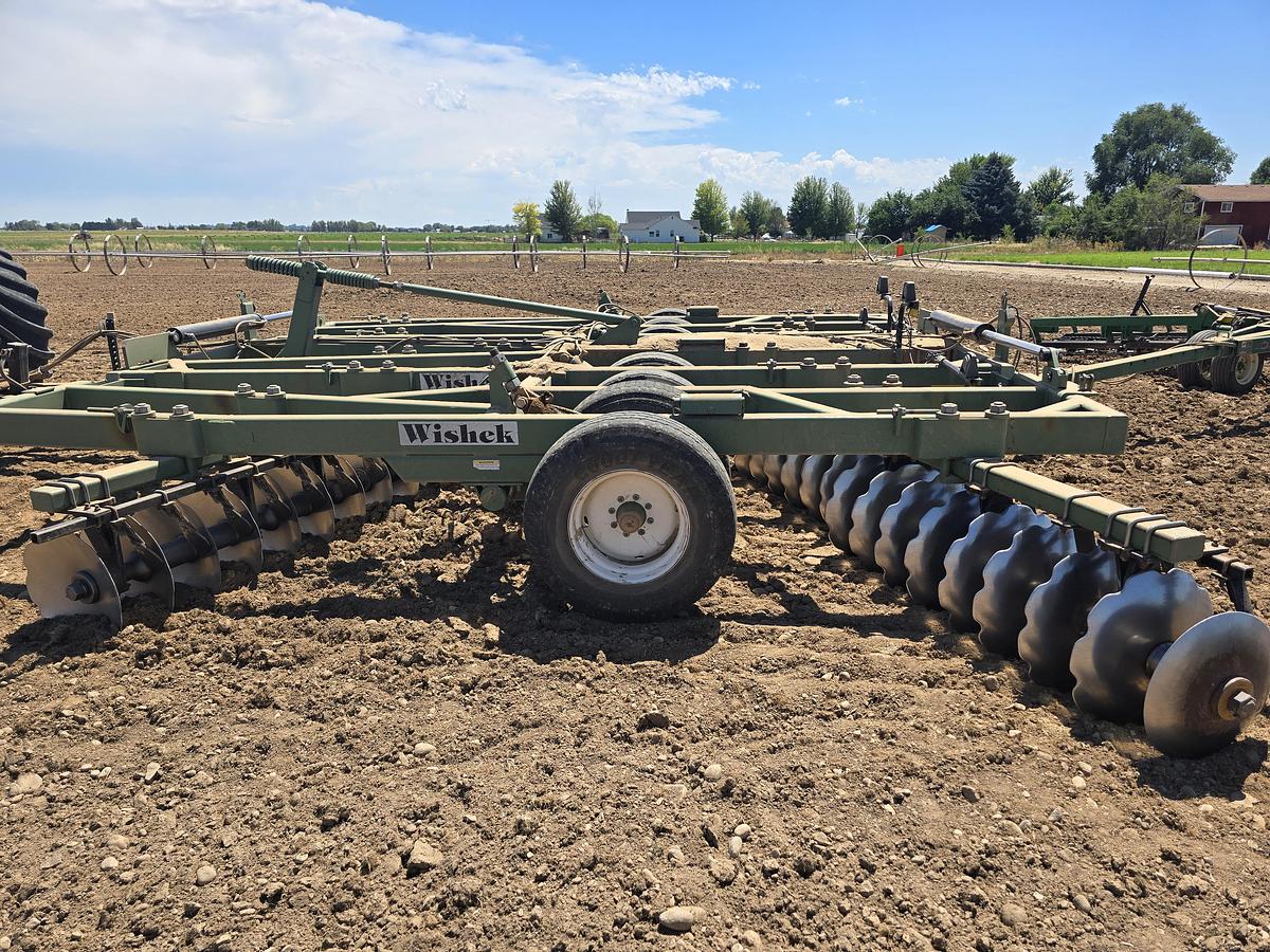 Used 28' Wishek 814NT Tandem Disk ** New Blades **