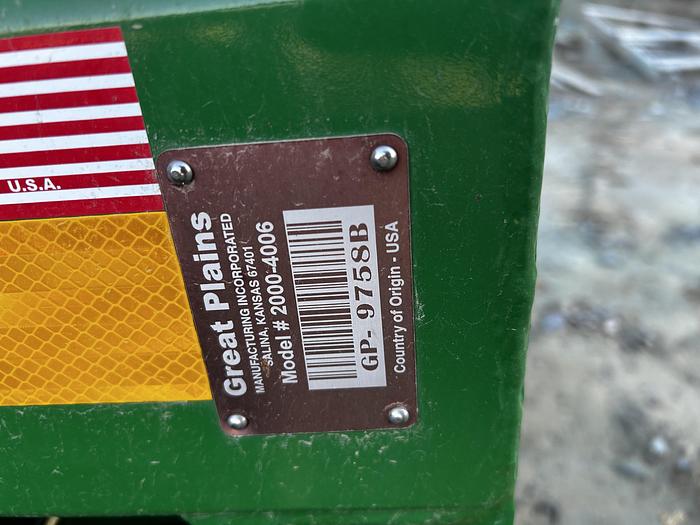 Used 2022 Great Plains 20' Grain Drill and No-Till Caddy ** 6" spacing**