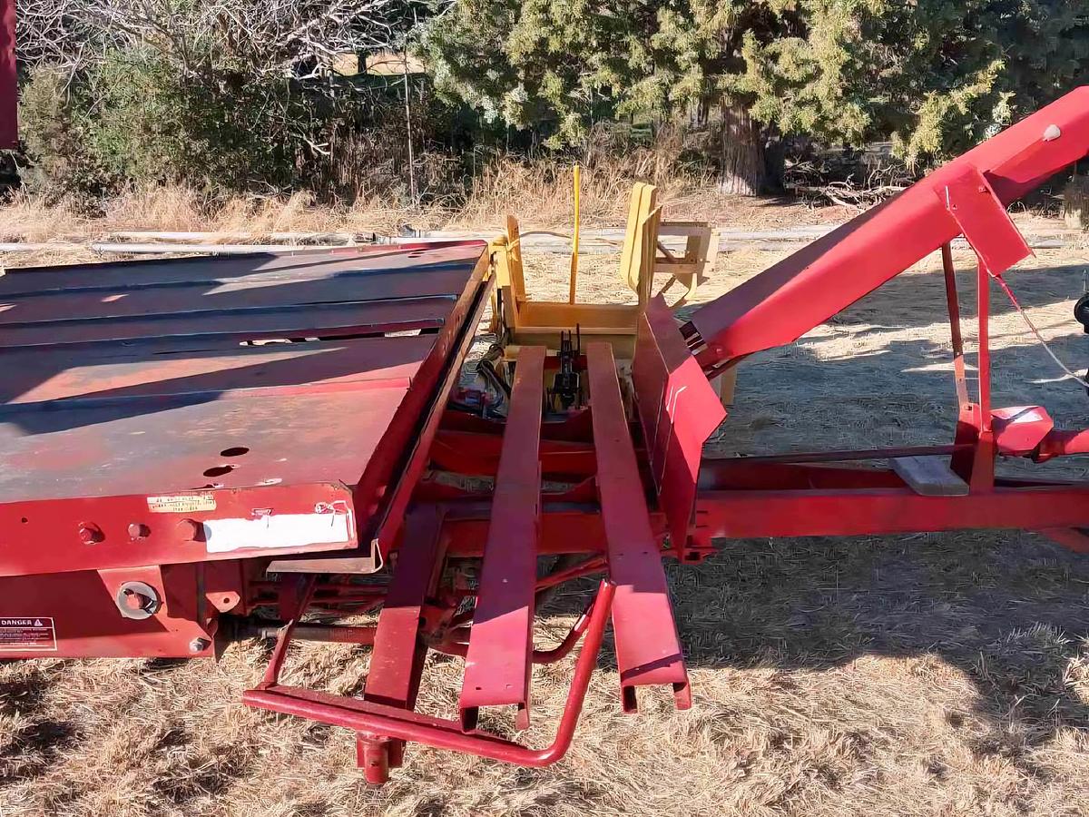 Used New Holland 1033 Balewagon