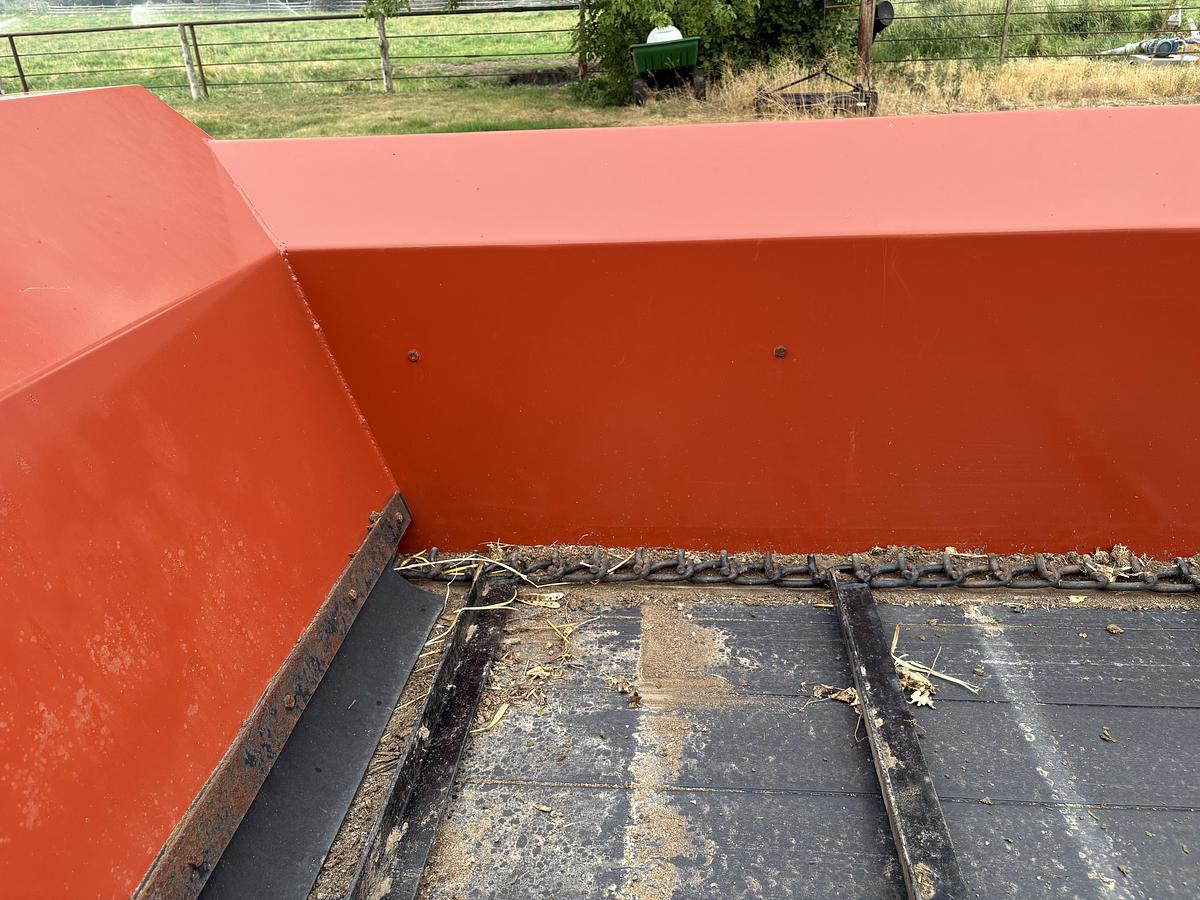 Used 2022 Pequea 250P Manure Spreader ** Like New **