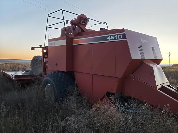Used 2004 Hesston 4910 Baler w/ Accumulator - 4x4