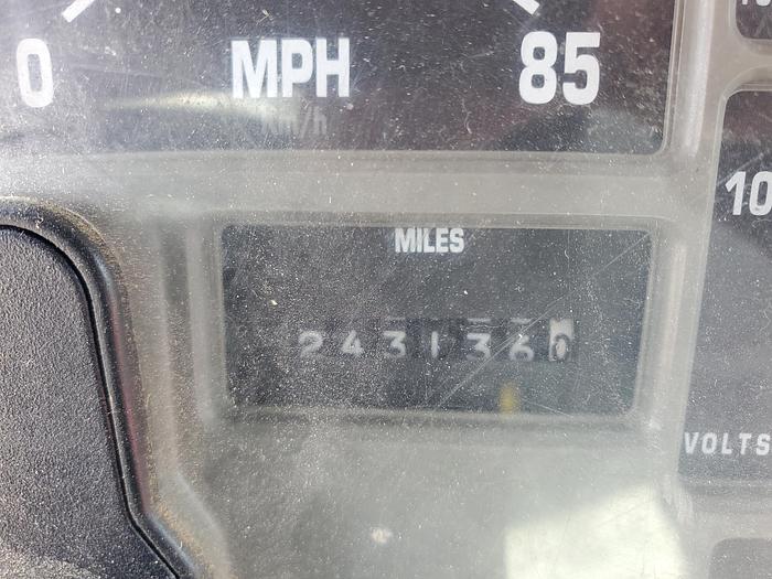 Used International Bale Retriever Truck for Big Square Bales