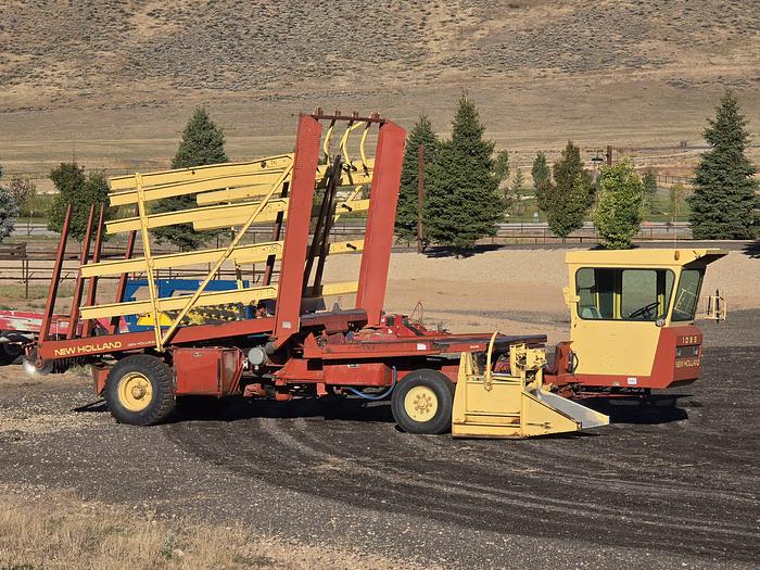 Used New Holland 1085 Balewagon