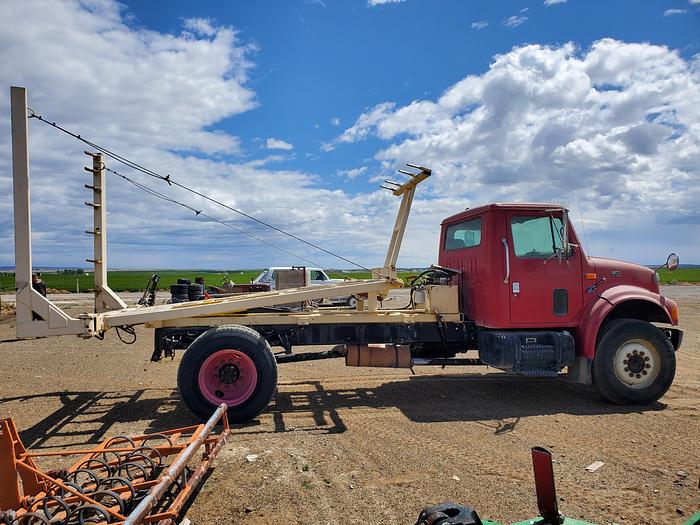 Used International Bale Retriever Truck for Big Square Bales
