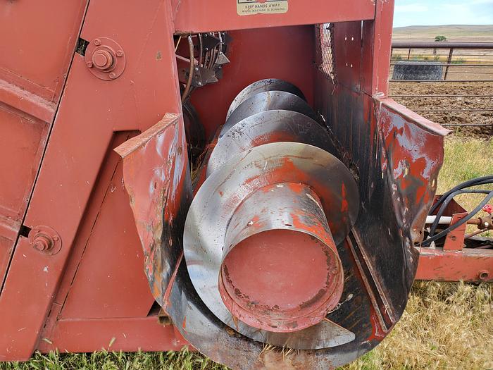 Used Hesston 4870 Bale Feeder / Processor