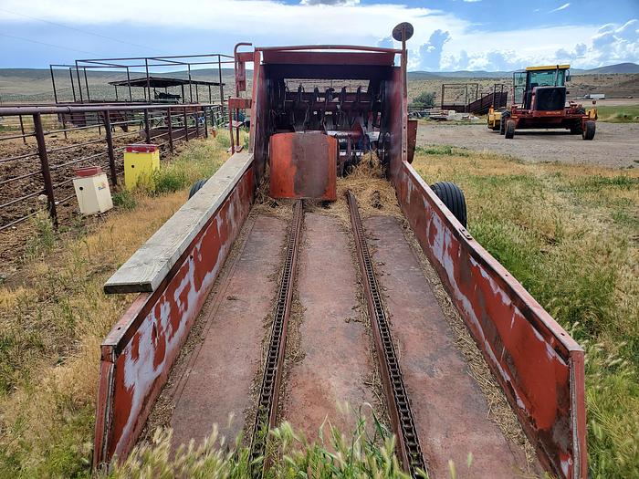 Used Hesston 4870 Bale Feeder / Processor