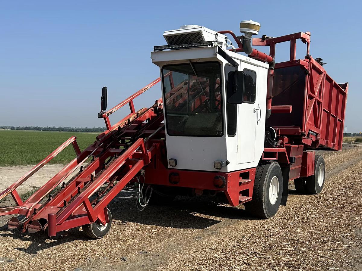 Used Freeman 5400 Bale Stacker