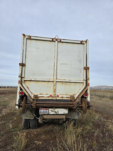 Used 98' Ford Louisville Silage Truck w/ Allison Trans