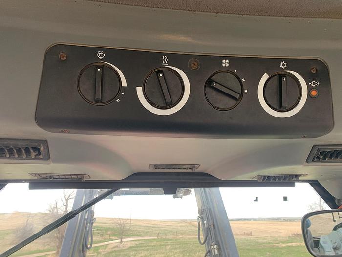 Used 2001 Case MX150 Tractor w/ Loader