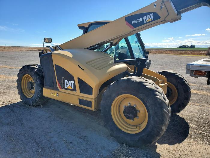 Used 2019 Caterpillar TH408D Telehandler