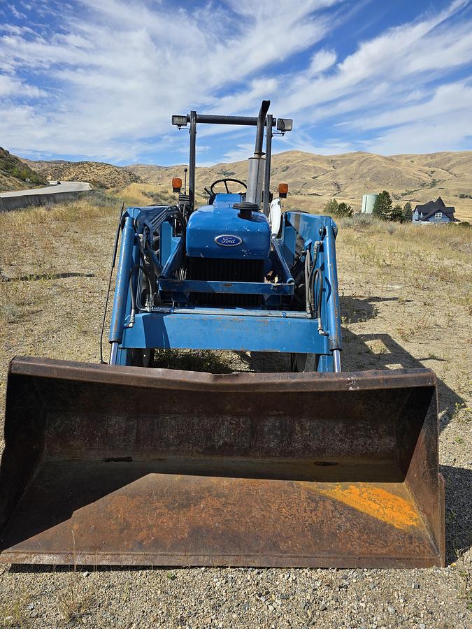 Used 1991 Ford 3930 Tractor w/ Loader w/ 4 Attachments ** 1100 original hrs **