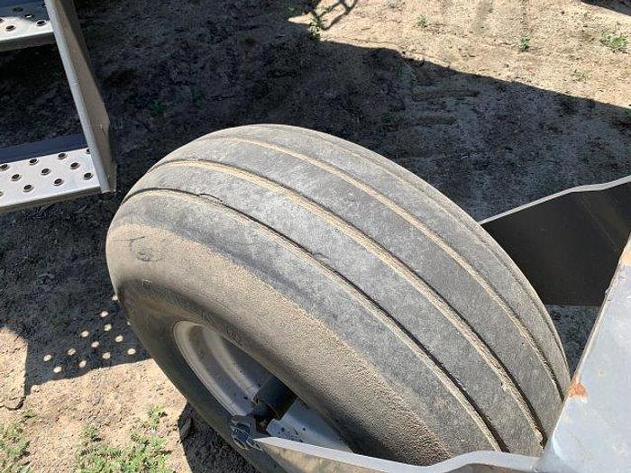 Used 2009 Massey Ferguson 9435 Windrower