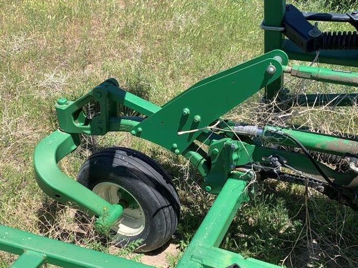 Used 2003 John Deere 2400 3-Section Chisel Plow 31'