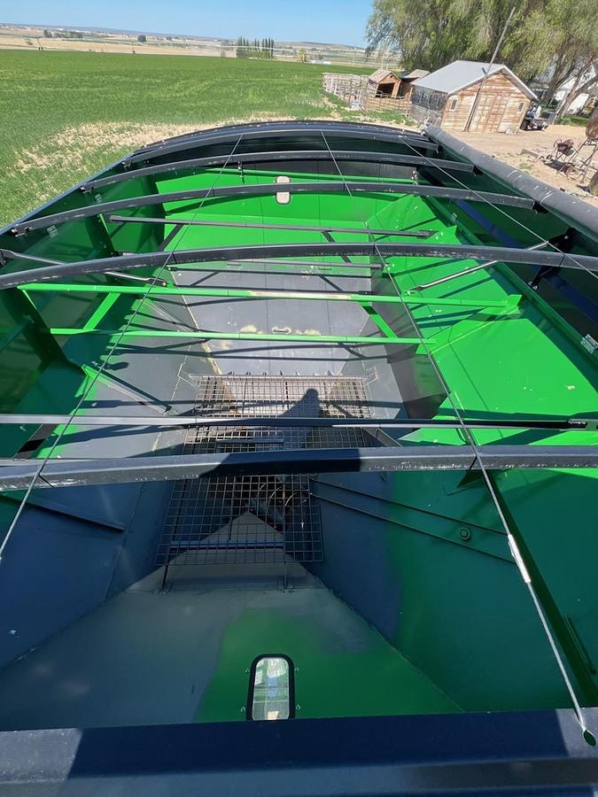 Used 2023 Brent V800 Grain Cart