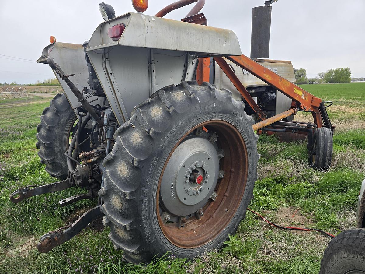Used White 2-85 Tractor w/ Loader + Grapple
