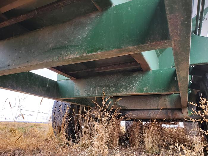 Used 2006 Chandler 26CLPT Compost Spreader