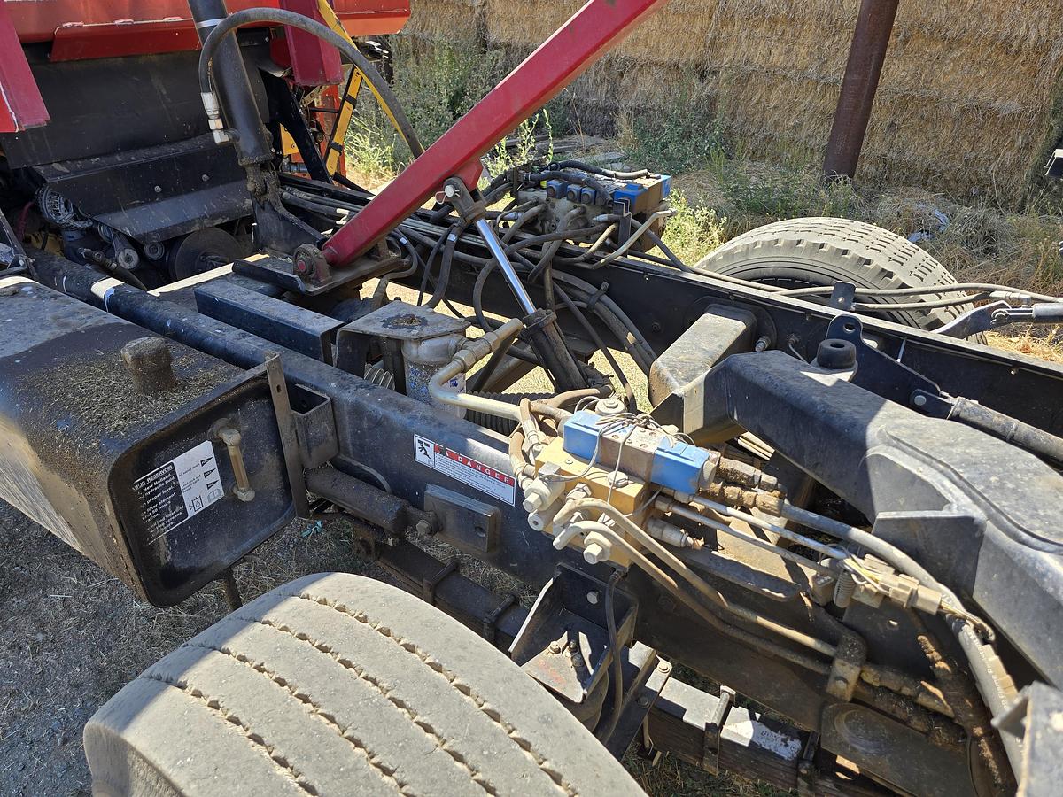 Used New Holland H9880 Balewagon w/ Big + Small Bale Clamps