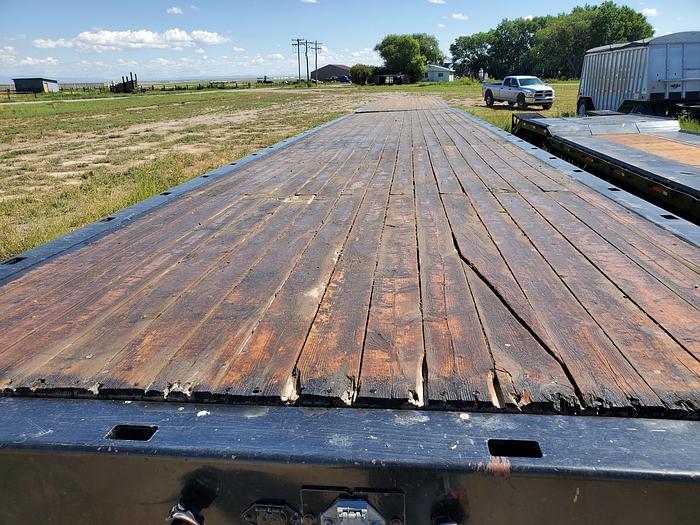 Used 40' + 32' Hay / Flatbed Trailer Set - Transcraft w/ Western