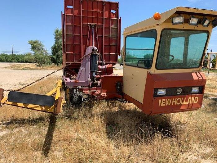 Used New Holland 1095 Bale wagon with Mil-Stak clamp