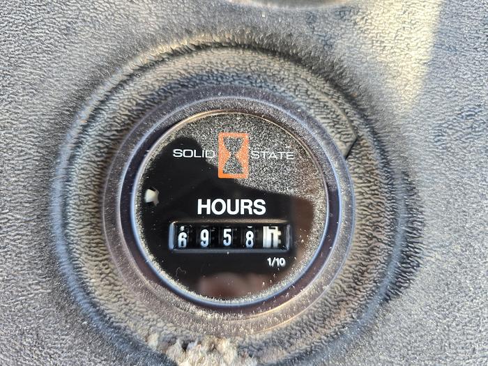 Used New Holland 1085 Balewagon