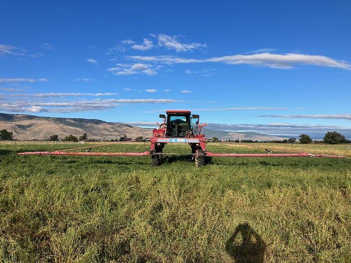 Used Miller Nitro 200 Sprayer w/ 60' Boom - 1000 gal