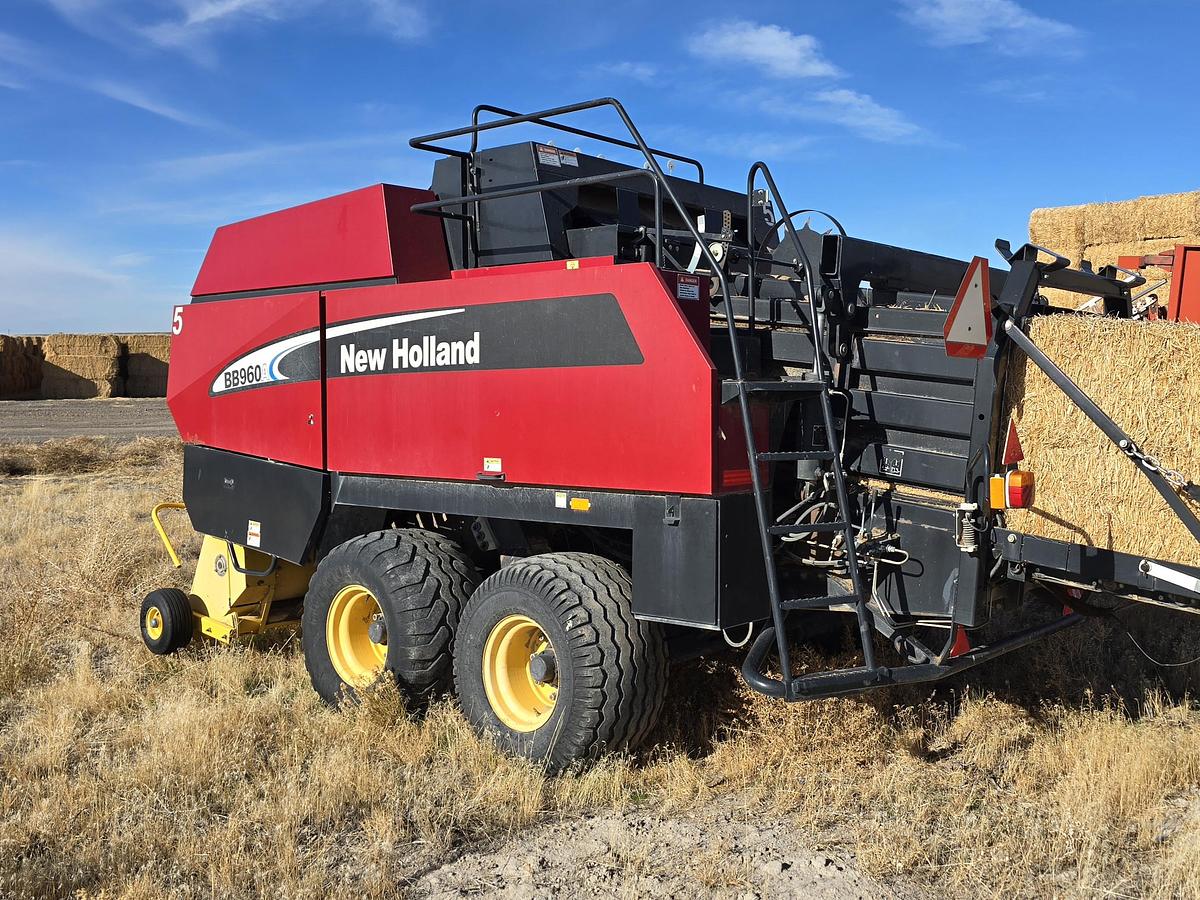 Used New Holland BB960A Baler - 3x4