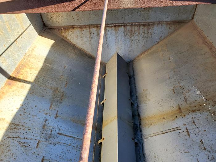 Used Fertilizer Spinner Spreader Cart