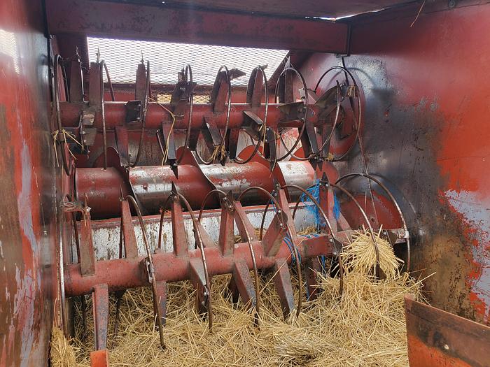 Used Hesston 4870 Bale Feeder / Processor