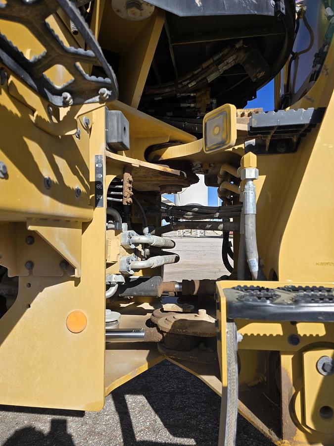 Used 2018 Cat 926M Wheel Loader w/ 1400 hrs